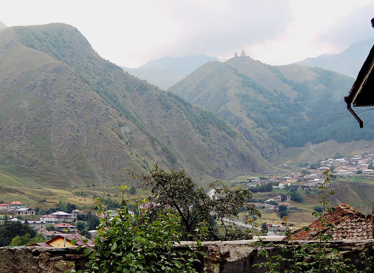 Nino Khetaguri Guest House Kazbegi Esterno foto